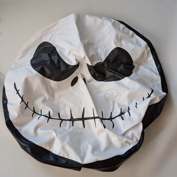Jeep The Nighmare Before Christmas 17 Inch Spare Tire Cover - Picture 11 of 11